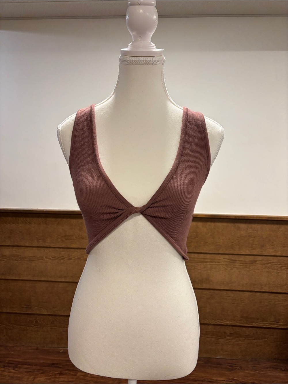 Source Unknown Mauve Twist-Front Ribbed Crop Top
